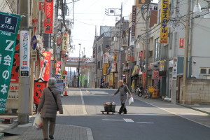 駅前。