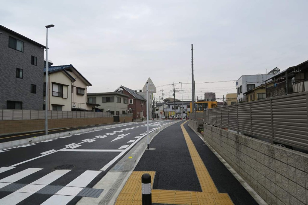 川越市駅に通じる道