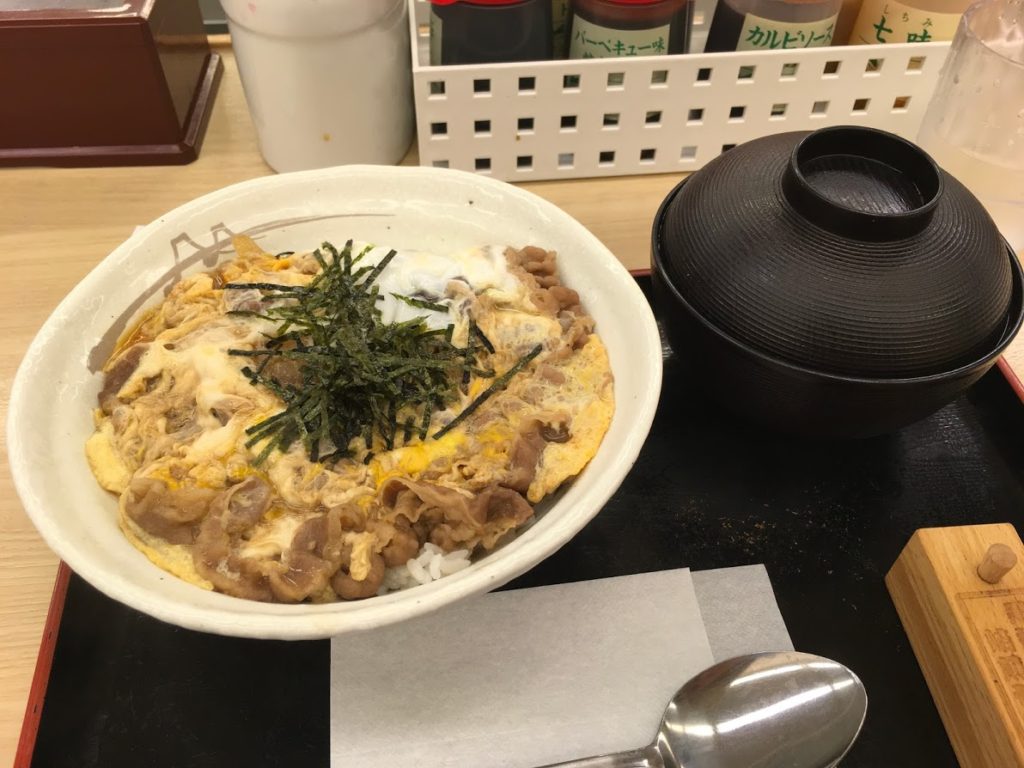 【日記】松屋でプレミアム牛とじ丼　５５０円　器が豪華。味はそれなり